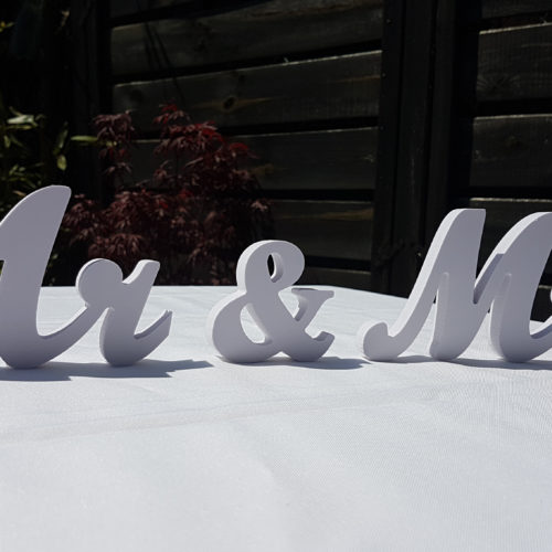 Lettres Mr et Mrs en bois blanc